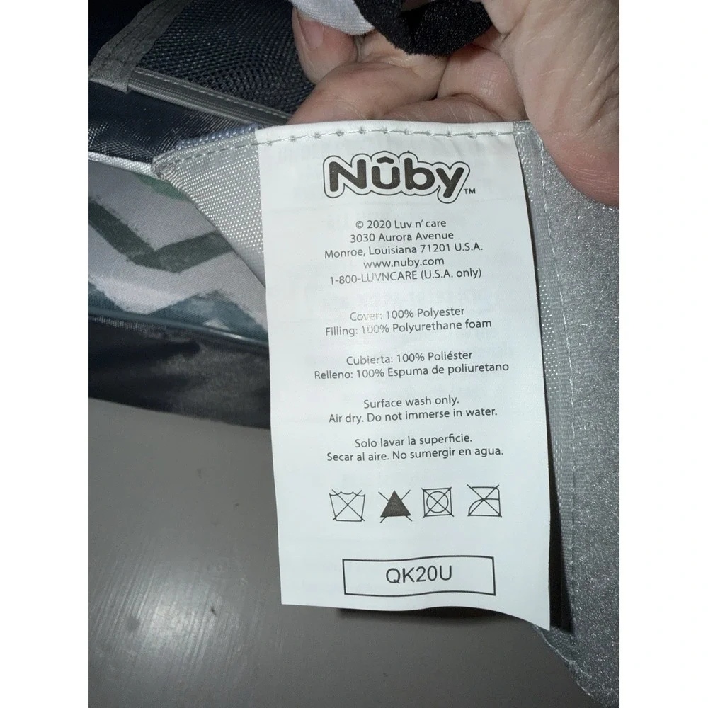 Nuby Easy‎ Go Travel Booster Seat Portable High Chair Gray Chevron 35lb NWOT